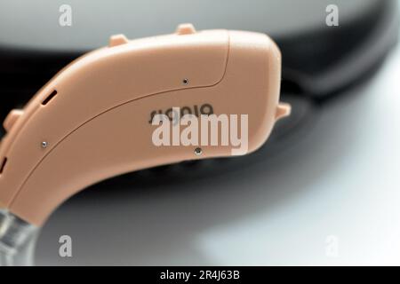 Kairo, Ägypten, Mai 15 2023: Signia Hörhilfe siemens for Seniors adults to improve Hörbehinderungen and Loss SNHL, a Perfect Solution for Seniors adults, Stockfoto