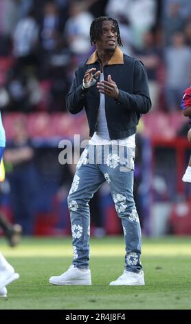 Wilfred Zaha von Crystal Palace während einer Ehrenrunde nach dem Spiel der Premier League im Selhurst Park, London. Foto: Sonntag, 28. Mai 2023. Stockfoto