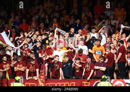 Motherwell, Schottland, Großbritannien. 28. Mai 2023; Fir Park, Motherwell, Schottland: Scottish Premiership Football, Motherwell gegen Dundee United; Motherwell Fans Credit: Action Plus Sports Images/Alamy Live News Stockfoto