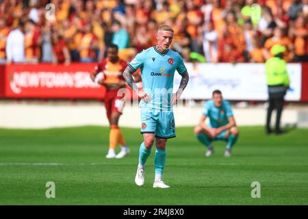 Motherwell, Schottland, Großbritannien. 28. Mai 2023; Fir Park, Motherwell, Schottland: Scottish Premiership Football, Motherwell gegen Dundee United; Craig Sibbald von Dundee United zeigt Dejection am Ende des Spiels und Relegation Credit: Action Plus Sports Images/Alamy Live News Stockfoto