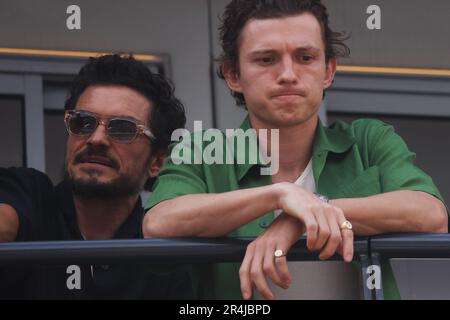 Monte Carlo, Monaco. 28. Mai 2023. Tom Holland und Orlando Bloom werden vor dem Start des Grand Prix F1 von Monaco am Circuit de Monaco am 27. Mai 2023 in Monte-Carlo, Monaco, gesehen. (Kreditbild: © Beata Zawrzel/ZUMA Press Wire) NUR REDAKTIONELLE VERWENDUNG! Nicht für den kommerziellen GEBRAUCH! Kredit: ZUMA Press, Inc./Alamy Live News Stockfoto