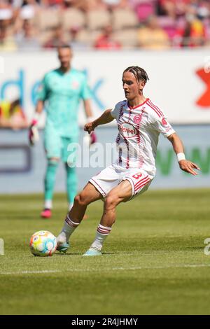 Kaiserslautern, Deutschland. 28. Mai 2023. Fußball: 2. Bundesliga, 1. FC Kaiserslautern - Fortuna Düsseldorf, Matchday 34, Fritz-Walter-Stadion. Düsseldorfs Michal Karbownik Kredit: Thomas Frey/dpa - WICHTIGER HINWEIS: Gemäß den Anforderungen der DFL Deutsche Fußball Liga und des DFB Deutscher Fußball-Bund ist es verboten, im Stadion aufgenommene Fotos und/oder das Spiel in Form von Sequenzbildern und/oder videoähnlichen Fotoserien zu verwenden oder verwenden zu lassen./dpa/Alamy Live News Stockfoto