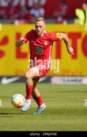 Kaiserslautern, Deutschland. 28. Mai 2023. Fußball: 2. Bundesliga, 1. FC Kaiserslautern - Fortuna Düsseldorf, Matchday 34, Fritz-Walter-Stadion. Kaiserslautern ist Ben Zolinski. Kredit: Thomas Frey/dpa - WICHTIGER HINWEIS: Gemäß den Anforderungen der DFL Deutsche Fußball Liga und des DFB Deutscher Fußball-Bund ist es verboten, im Stadion aufgenommene Fotos und/oder das Spiel in Form von Sequenzbildern und/oder videoähnlichen Fotoserien zu verwenden oder verwenden zu lassen./dpa/Alamy Live News Stockfoto
