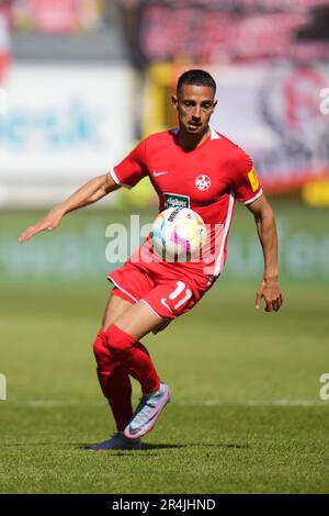 Kaiserslautern, Deutschland. 28. Mai 2023. Fußball: 2. Bundesliga, 1. FC Kaiserslautern - Fortuna Düsseldorf, Matchday 34, Fritz-Walter-Stadion. Kaiserslautern ist Kenny Redondo. Kredit: Thomas Frey/dpa - WICHTIGER HINWEIS: Gemäß den Anforderungen der DFL Deutsche Fußball Liga und des DFB Deutscher Fußball-Bund ist es verboten, im Stadion aufgenommene Fotos und/oder das Spiel in Form von Sequenzbildern und/oder videoähnlichen Fotoserien zu verwenden oder verwenden zu lassen./dpa/Alamy Live News Stockfoto
