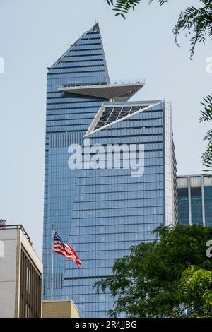 The Edge ist eine Touristenattraktion in Hudson Yards, New York City, USA, 2023 Stockfoto