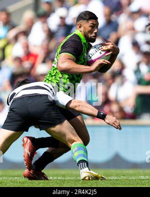 Twickenham, Großbritannien. 28. Mai 2023. Charles Piutau of the World XV wird während des Killik Cup-Spiels Barbarians gegen World XV im Twickenham Stadium, Twickenham, Vereinigtes Königreich, am 28. Mai 2023 (Foto von Nick Browning/News Images) in Twickenham, Vereinigtes Königreich, am 5./28. Mai 2023 angegriffen. (Foto von Nick Browning/News Images/Sipa USA) Guthaben: SIPA USA/Alamy Live News Stockfoto