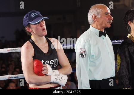 Torhout, Belgien. 29. Mai 2023. Belgisches Delfine Persoon wurde nach dem Kampf zwischen dem belgischen Delfine Persoon und dem koreanischen Bo Mi Re Shin für den WBC Silver Super Feather -Titel Women am Sonntag, den 28. Mai 2023, in Torhout abgebildet. BELGA FOTO KURT DESPLENTER Kredit: Belga News Agency/Alamy Live News Stockfoto