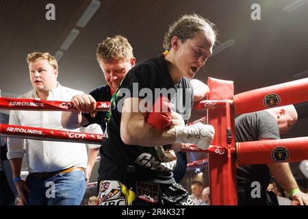 Torhout, Belgien. 29. Mai 2023. Belgisches Delfine Persoon wurde nach dem Kampf zwischen dem belgischen Delfine Persoon und dem koreanischen Bo Mi Re Shin für den WBC Silver Super Feather -Titel Women am Sonntag, den 28. Mai 2023, in Torhout abgebildet. BELGA FOTO KURT DESPLENTER Kredit: Belga News Agency/Alamy Live News Stockfoto