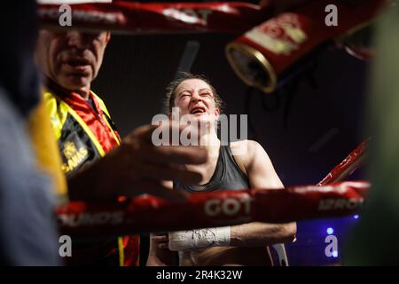 Torhout, Belgien. 29. Mai 2023. Belgisches Delfine Persoon wurde nach dem Kampf zwischen dem belgischen Delfine Persoon und dem koreanischen Bo Mi Re Shin für den WBC Silver Super Feather -Titel Women am Sonntag, den 28. Mai 2023, in Torhout abgebildet. BELGA FOTO KURT DESPLENTER Kredit: Belga News Agency/Alamy Live News Stockfoto