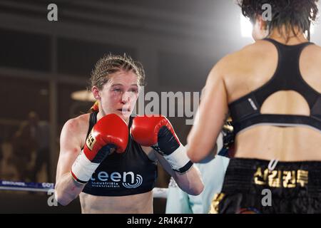 Torhout, Belgien. 29. Mai 2023. Belgisches Delfine Persoon in Aktion während des Kampfes zwischen belgischem Delfine Persoon und koreanischem Bo Mi Re Shin für den WBC Silver Super Feather -Titel Women, Sonntag, den 28. Mai 2023, in Torhout. BELGA FOTO KURT DESPLENTER Kredit: Belga News Agency/Alamy Live News Stockfoto