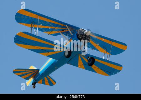 Palm Springs, Kalifornien, USA. 12. Mai 2023. Ein 1941 Boeing E75 Stearman Doppeldecker, der einst Barron Hilton gehörte. Jetzt betrieben vom Palm Springs Air Museum. (Kreditbild: © Ian L. SITREN/ZUMA Press Wire) NUR REDAKTIONELLE VERWENDUNG! Nicht für den kommerziellen GEBRAUCH! Stockfoto