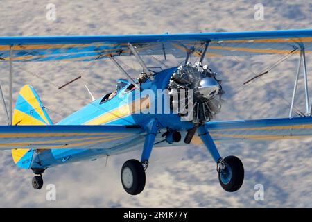 Palm Springs, Kalifornien, USA. 12. Mai 2023. Ein 1941 Boeing E75 Stearman Doppeldecker, der einst Barron Hilton gehörte. Jetzt betrieben vom Palm Springs Air Museum. (Kreditbild: © Ian L. SITREN/ZUMA Press Wire) NUR REDAKTIONELLE VERWENDUNG! Nicht für den kommerziellen GEBRAUCH! Stockfoto