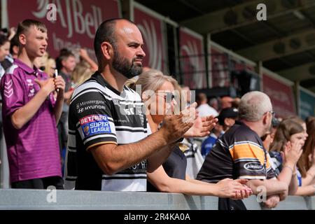 Hull FC-Fans während des Spiels Salford Red Devils gegen Hull FC in der Betfred Super League Round 13 im AJ Bell Stadium, Eccles, Großbritannien. 28. Mai 2023. (Foto von Steve Flynn/News Images) in Eccles, Großbritannien, 5/28/2023. (Foto: Steve Flynn/News Images/Sipa USA) Guthaben: SIPA USA/Alamy Live News Stockfoto
