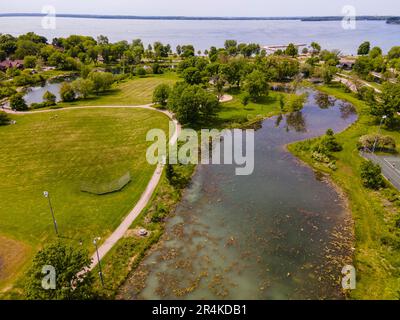 Blick auf Tenney Park, Madison, Wisconsin, USA, an einem schönen Sommertag. Stockfoto