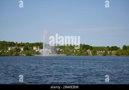 Fontaine sur le lac Boivin Granby Québec Kanada Stockfoto