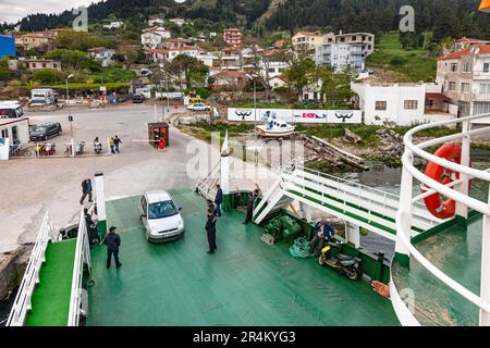 Fähre, Überquerung der Dardanelles Straße, Kilitbahir Hafen der Gelibolu Halbinsel, Eceabat, Provinz Canakkale, europäische Seite, Türkei Stockfoto