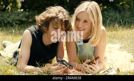 LEA DRUCKER und SAMUEL KIRCHER im LETZTEN SOMMER (2023) - ursprünglicher Titel: L' ETE DERNIER-, Regie von CATHERINE BREILLAT. Kredit: Globalgate Entertainment/Album Stockfoto