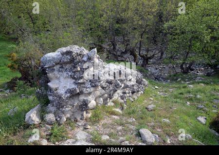 Griechenland, Thessalien, Larisa, Elassona Flampouro Dorf Alte Wassermühlen Ruinen und Fluss Stockfoto