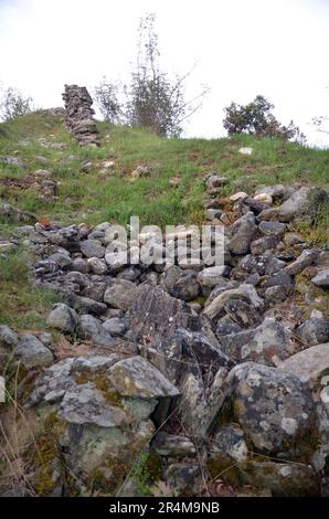 Griechenland, Thessalien, Larisa, Elassona Flampouro Dorf Alte Wassermühlen Ruinen und Fluss Stockfoto