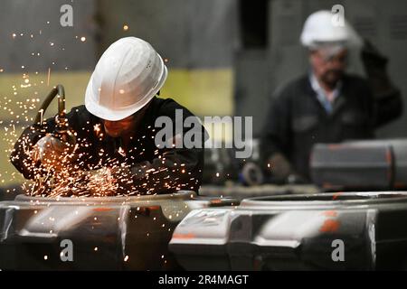 Pilsen, Tschechische Republik. 22. Mai 2023. Betrieb des tschechischen Unternehmens Precision Forge (CPF), abgebildet am 22. Mai 2023 in Pilsen, Tschechische Republik. Kredit: Miroslav Chaloupka/CTK Photo/Alamy Live News Stockfoto