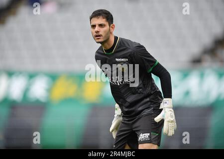 Tokio, Japan. 13. Mai 2023. Tokio Verdys Matheus während des 2023 J2 League-Spiels zwischen dem Tokyo Verdy 0-1 FC Machida Zelvia im Ajinomoto Stadium in Tokio, Japan, am 13. Mai 2023. Kredit: AFLO/Alamy Live News Stockfoto