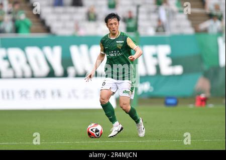 Tokio, Japan. 13. Mai 2023. Tokio Verdys Kohei Yamakoshi während des 2023 J2 League-Spiels zwischen dem Tokyo Verdy 0-1 FC Machida Zelvia im Ajinomoto Stadium in Tokio, Japan, am 13. Mai 2023. Kredit: AFLO/Alamy Live News Stockfoto