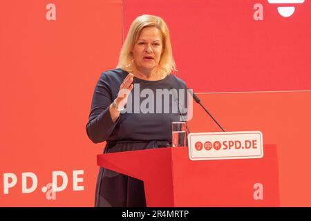 Nancy Faeser spricht auf der 160-jährigen Feier der Existenz des EPD am 23.05.2023 im Parteihauptquartier in Berlin. Stockfoto