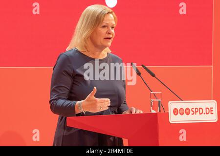 Nancy Faeser spricht auf der 160-jährigen Feier der Existenz des EPD am 23.05.2023 im Parteihauptquartier in Berlin. Stockfoto