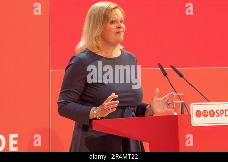 Nancy Faeser spricht auf der 160-jährigen Feier der Existenz des EPD am 23.05.2023 im Parteihauptquartier in Berlin. Stockfoto