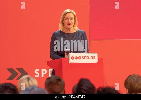 Nancy Faeser spricht auf der 160-jährigen Feier der Existenz des EPD am 23.05.2023 im Parteihauptquartier in Berlin. Stockfoto