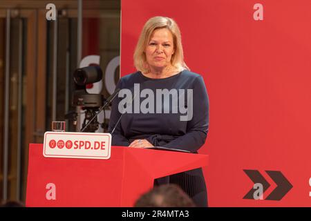 Nancy Faeser spricht auf der 160-jährigen Feier der Existenz des EPD am 23.05.2023 im Parteihauptquartier in Berlin. Stockfoto