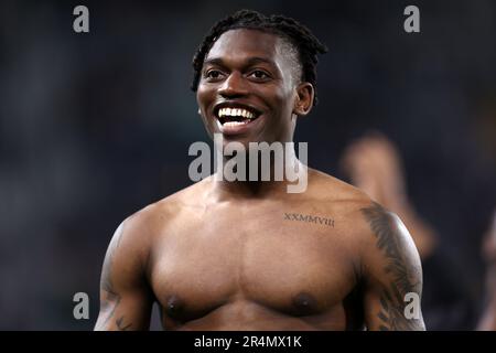 Turin, Italien. 28. Mai 2023. Rafael Leao vom AC Mailand feiert am 28. Mai 2023 im Allianz-Stadion in Turin am Ende des Fußballspiels der Serie A vor dem FC Juventus und dem AC Mailand . Kredit: Marco Canoniero/Alamy Live News Stockfoto