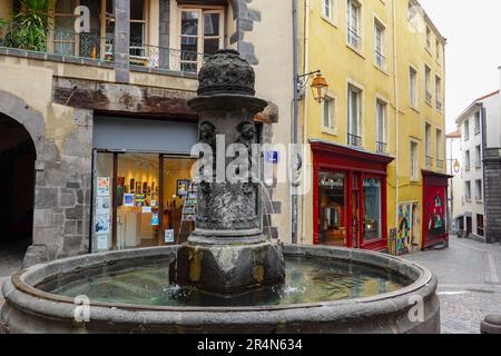 La Fontaine du Terrail, Terrail-Brunnen, Vulkanbrunnen im Herzen des historischen Clermont-Ferrand, Frankreich. Stockfoto