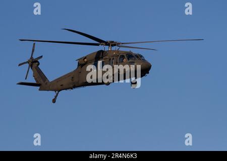 Ein US Army Sikorsky UH-60 Black Hawk Hubschrauber. Kanagawa, Japan. Stockfoto