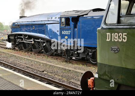 Klasse A4 Pacific No 60007 Sir Nigel Gresley am Bahnhof Bristol Temple Meads wartet darauf, den Welsh Marches Express nach Shrewsbury zu bringen. Stockfoto