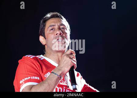 28. Mai 2023. Lissabon, Portugal. Benficas Präsident Rui Costa feiert nach dem Gewinn der portugiesischen Nationalmeisterschaft die bwin League © Alexandre de Sousa/Alamy Live News Stockfoto