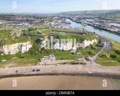 Luftaufnahme des Hafens von Newhaven und der Festung Newhaven an der Ostküste von Sussex Stockfoto