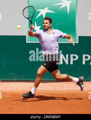 Paris, Frankreich, 29. Mai 2023. Schweizer Tennisspieler Stan Wawrinka in Aktion beim French Open 2023 Tennis Turnier in Roland Garros am Freitag, den 29. Mai 2023., © Juergen Hasenkopf / Alamy Live News Stockfoto