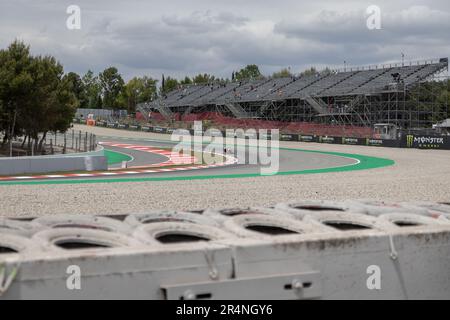 MONTMELLO, SPANIEN - 4. JUNI 2021: Letzter Wendepunkt und Eingang zur Boxengasse des Circuit de Barcelona-Catalunya Stockfoto