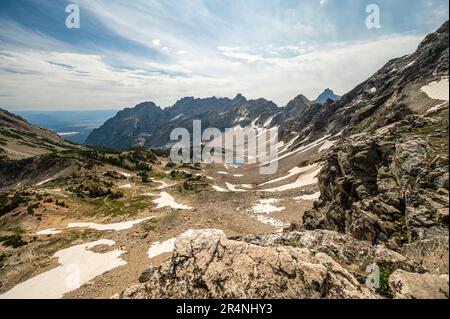 Blick auf den Paintbrush Canyon vom Gipfel der Paintbrush Divide in Grand Teton Stockfoto