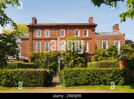 Ormeley Lodge ist ein georgianisches Haus aus dem frühen 18. Jahrhundert auf 6 Morgen Land am Rande von Ham Common in der Nähe des Richmond Park in Ham, London. (134) Stockfoto