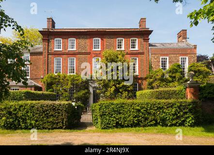 Ormeley Lodge ist ein georgianisches Haus aus dem frühen 18. Jahrhundert auf 6 Morgen Land am Rande von Ham Common in der Nähe des Richmond Park in Ham, London. (134) Stockfoto