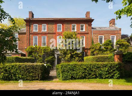 Ormeley Lodge ist ein georgianisches Haus aus dem frühen 18. Jahrhundert auf 6 Morgen Land am Rande von Ham Common in der Nähe des Richmond Park in Ham, London. (134) Stockfoto