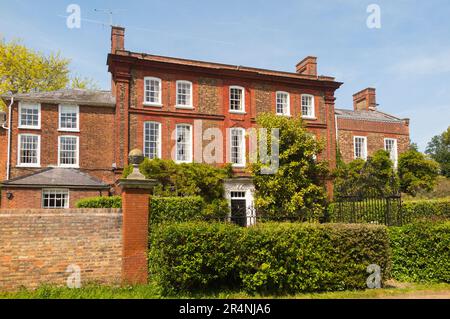 Ormeley Lodge ist ein georgianisches Haus aus dem frühen 18. Jahrhundert auf 6 Morgen Land am Rande von Ham Common in der Nähe des Richmond Park in Ham, London. (134) Stockfoto