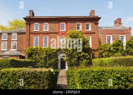 Ormeley Lodge ist ein georgianisches Haus aus dem frühen 18. Jahrhundert auf 6 Morgen Land am Rande von Ham Common in der Nähe des Richmond Park in Ham, London. (134) Stockfoto