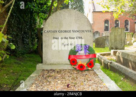 Das Grab von Kapitän George Vancouver (22. Juni 1757 – 10. Mai 1798), der ein britischer Offizier der Royal Navy war. Friedhof der Peterskirche, Petersham, Richmond upon Thames. London (134) Stockfoto