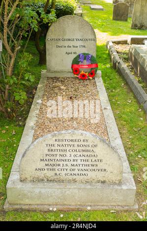 Das Grab von Kapitän George Vancouver (22. Juni 1757 – 10. Mai 1798), der ein britischer Offizier der Royal Navy war. Friedhof der Peterskirche, Petersham, Richmond upon Thames. London (134) Stockfoto