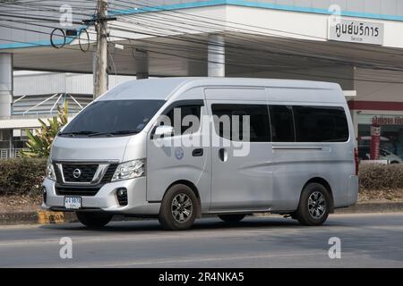 Chiangmai, Thailand - Februar 28 2023: Private alte Nissan Urvan Car. Foto an der Straße Nr.121 ca. 8 km von der Innenstadt von Chiangmai thailand. Stockfoto