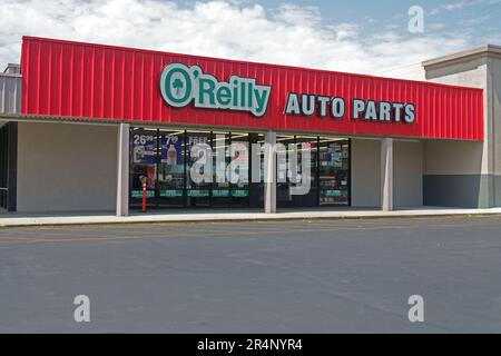 Tagsüber ist die Vorderseite eines O'Reilly Autoteile-Einzelhandelsgeschäfts zu sehen. Nur zur redaktionellen Verwendung. Stockfoto