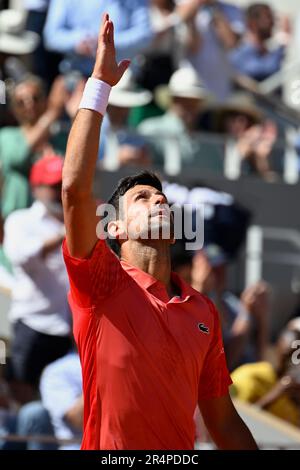 Paris, Frankreich. 29. Mai 2023. Julien Mattia / Le Pictorium - Novak Djokovic versus Aleksandar Kovacevic - 29/5/2023 - Frankreich / Ile-de-France (Region) / Paris - Novak Djokovic feiert den Sieg über Aleksandar Kovacevic bei Roland Garros 2023 Credit: LE PICTORIUM/Alamy Live News Stockfoto